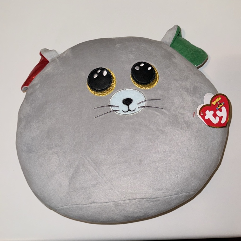 NWT Ty Chipper Christmas Squish Plush